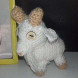 Heklana figurica kozica