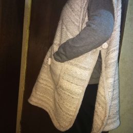 Ручно ткани пончо /Hand weaved poncho